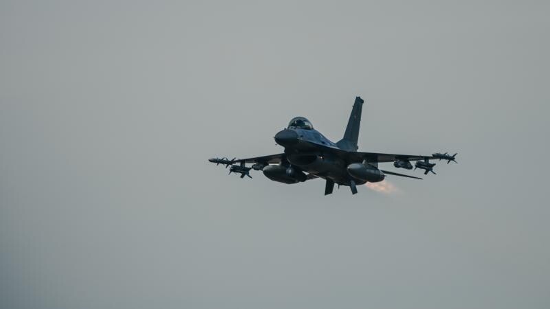 Avoti: Ukrainai teju mēnesi nebija raķešu F-16