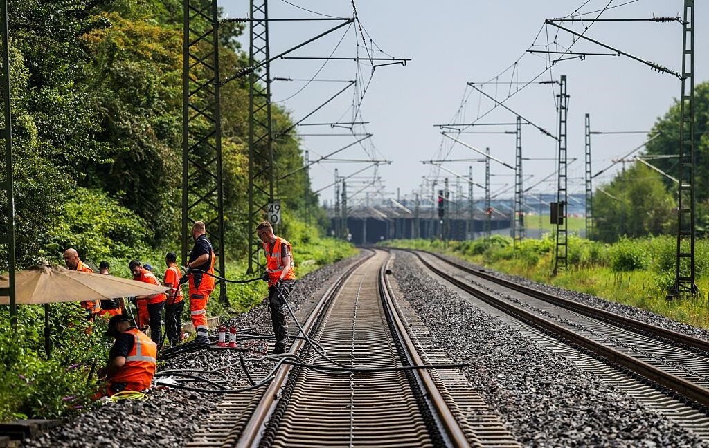 Vācijā uz dzelzceļa līnijas Diseldorfā notikusi vēl viena dedzināšana