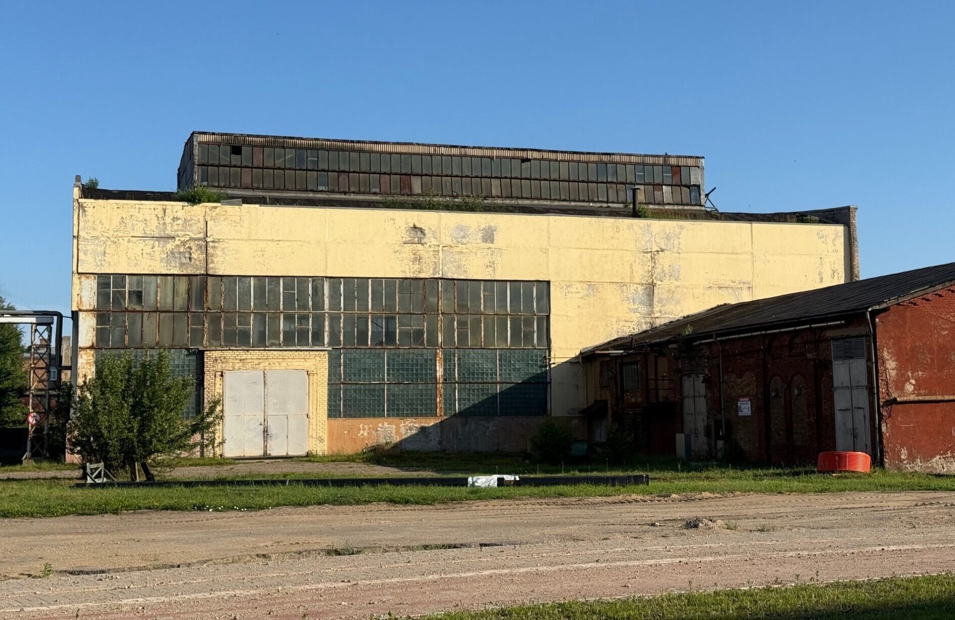 Izsolē piedāvā bijušā “Metalurga” tvaika cehu