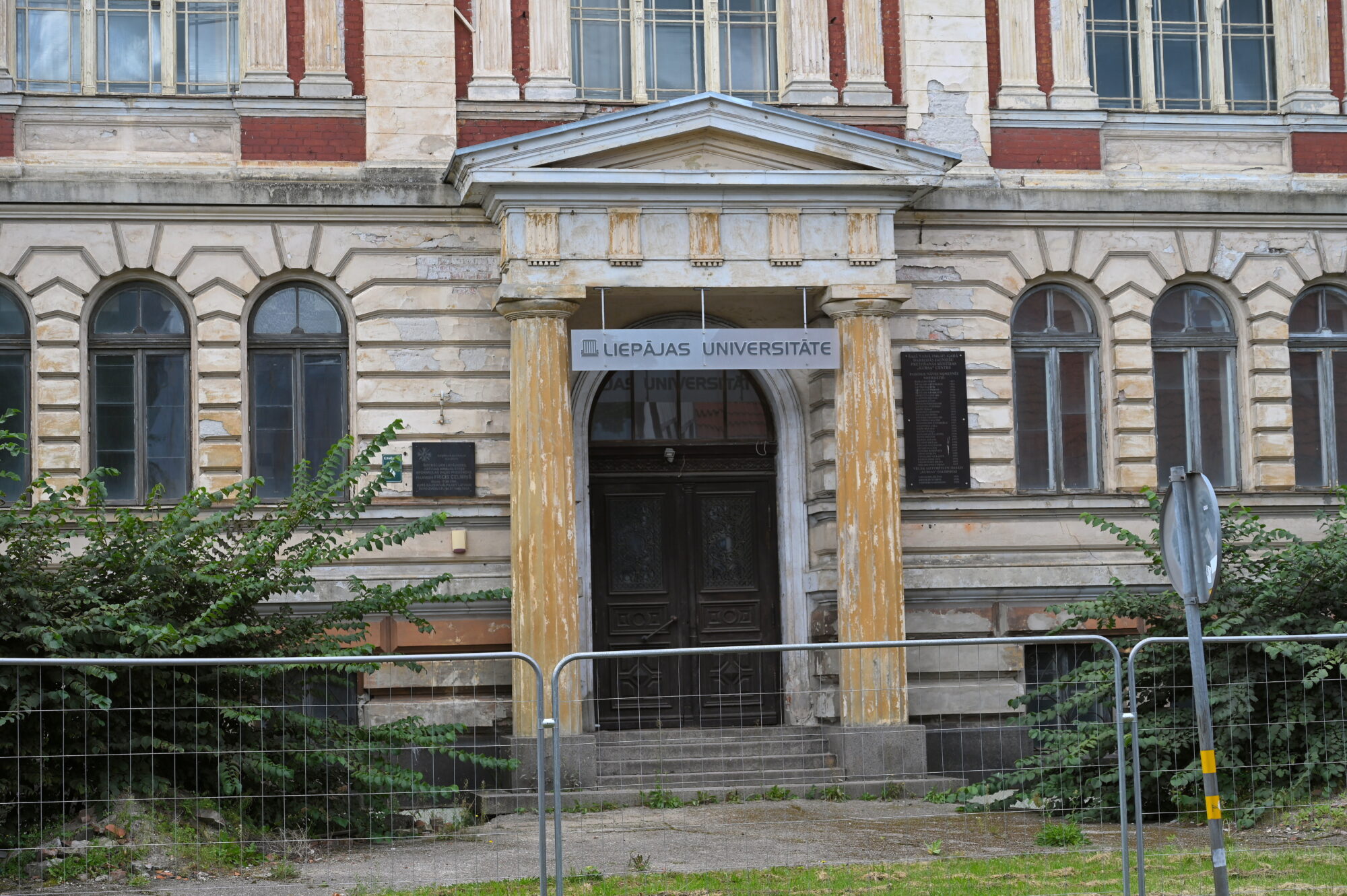 Vēsturiskā Nikolaja ģimnāzijas ēka kļūs par Liepājas Centra sākumskolas jaunajām mājām