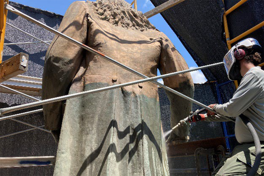 Trampa administrācija atjaunos nogāztu konfederātu ģenerāļa statuju