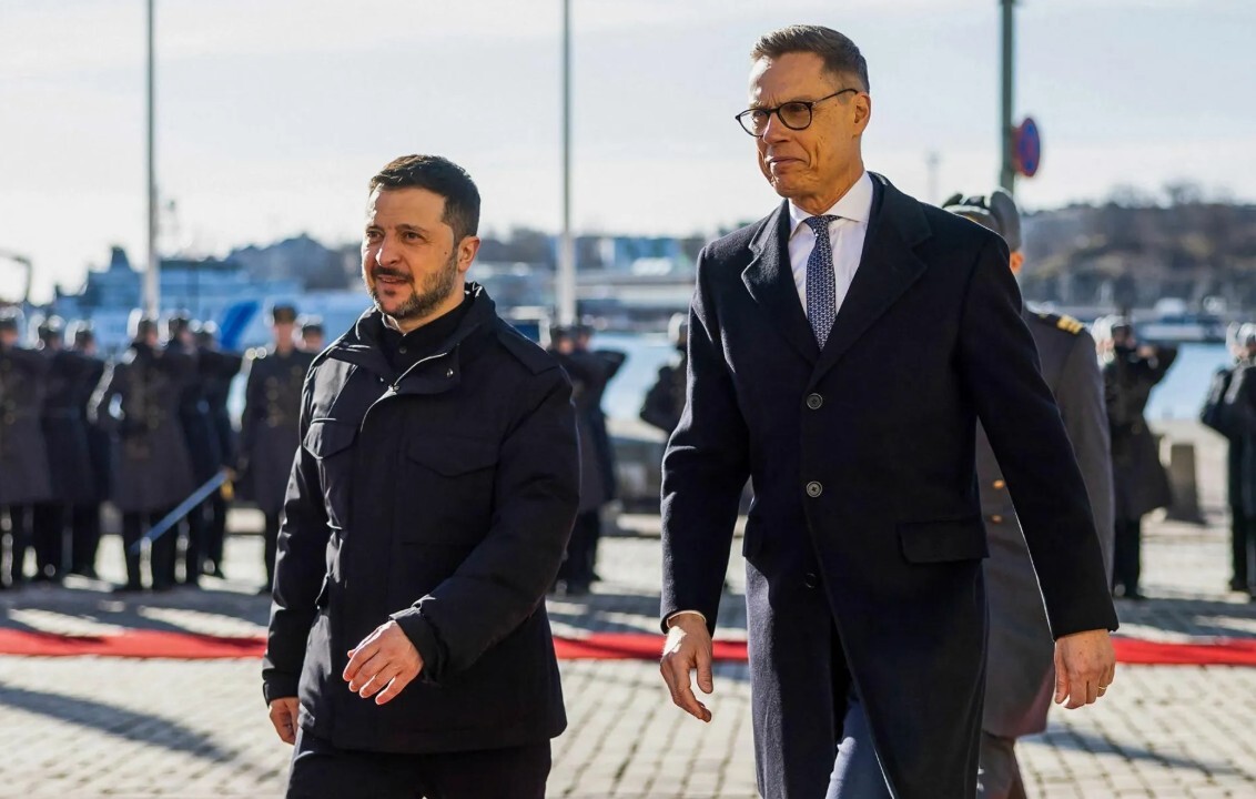 Zelenskis nodod Trampam savas sievas vēstuli ASV pirmajai lēdijai