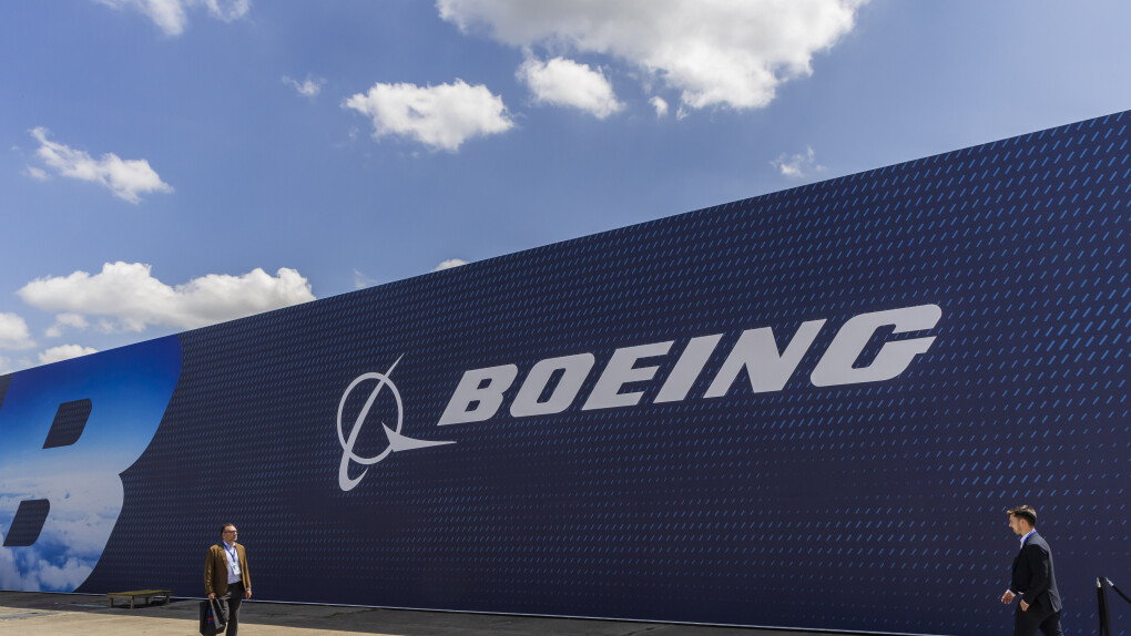 Streiko “Boeing” iznīcinātāju būves darbinieki