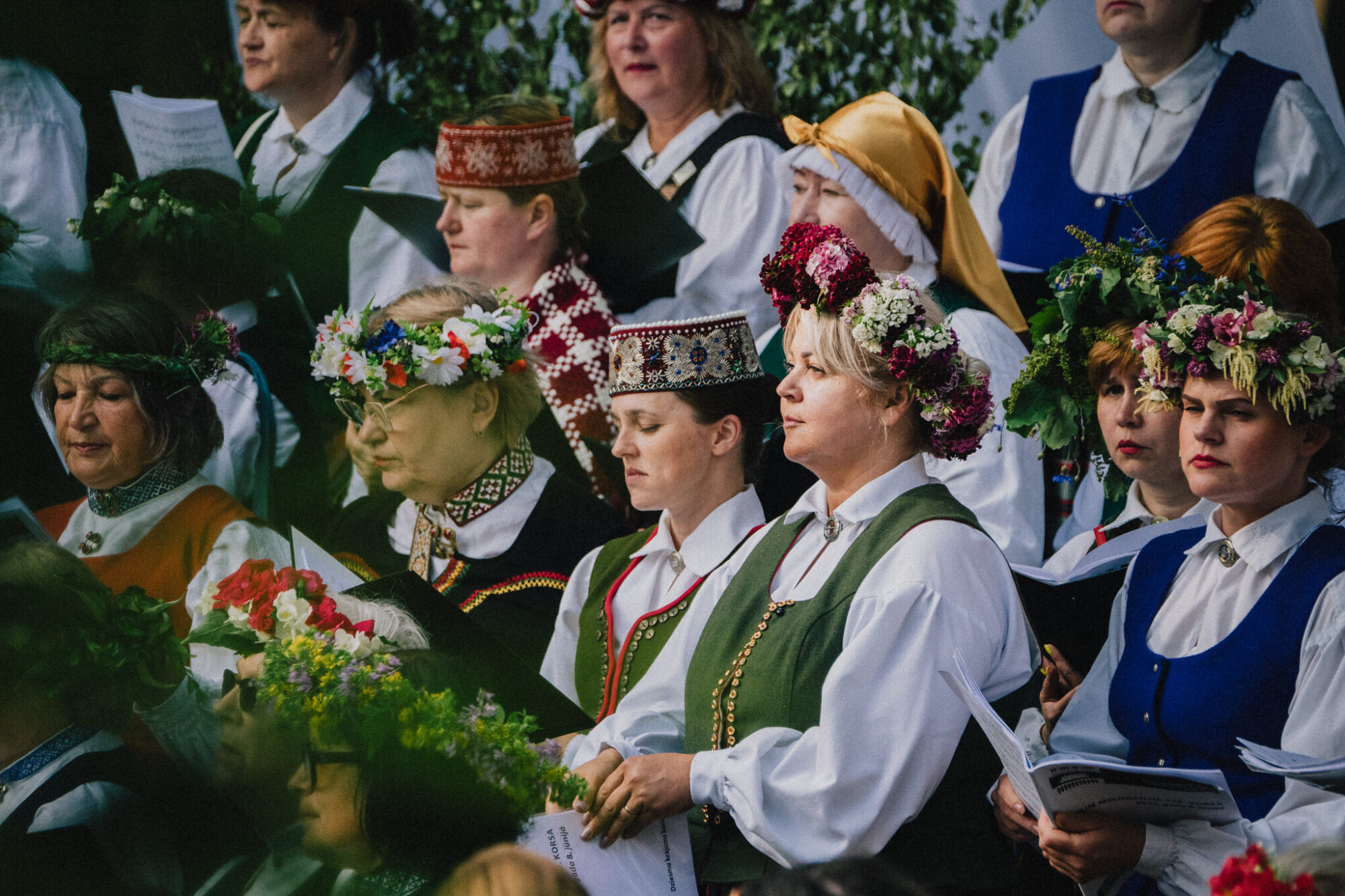 Uguns, dziesma un jūra – grandioza sadziedāšanās Bernātos
