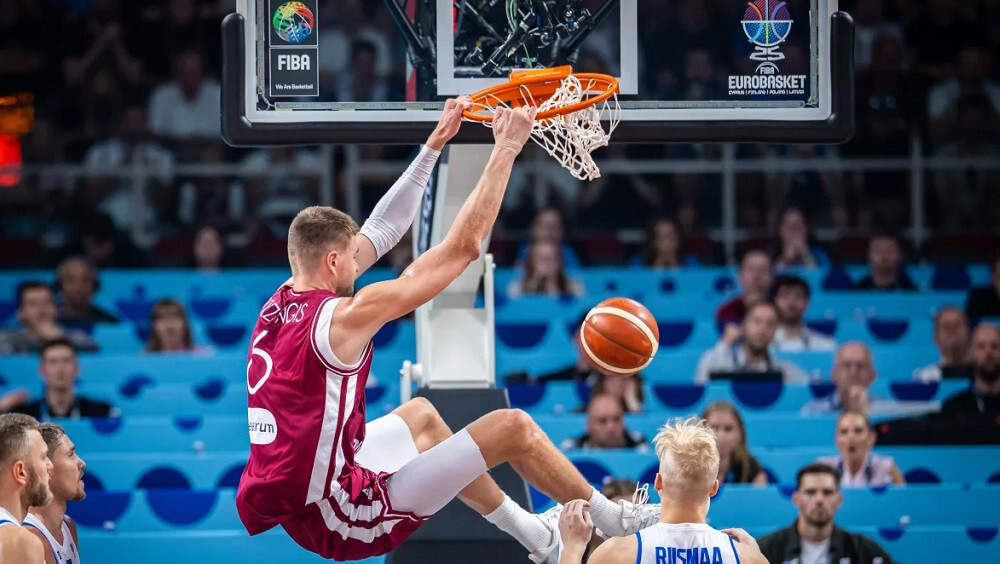 Video: Latvijas basketbolistiem grūta uzvara Eiropas čempionāta mačā ar Igauniju