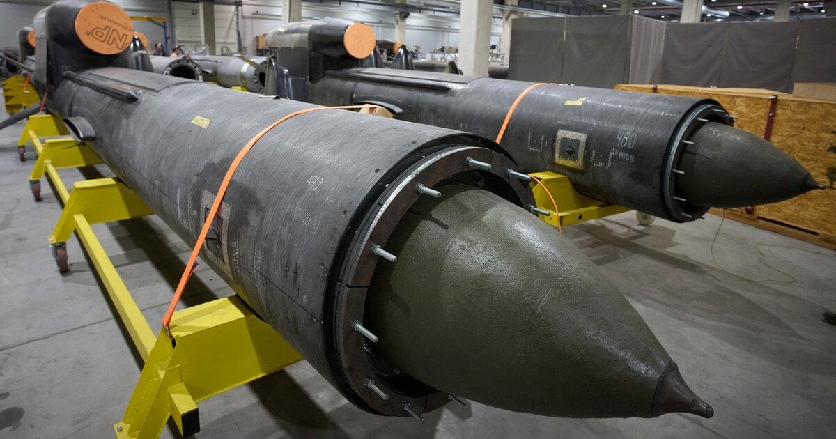 Zelenskis: Ukraina sāks ražot tāla darbības rādiusa raķetes