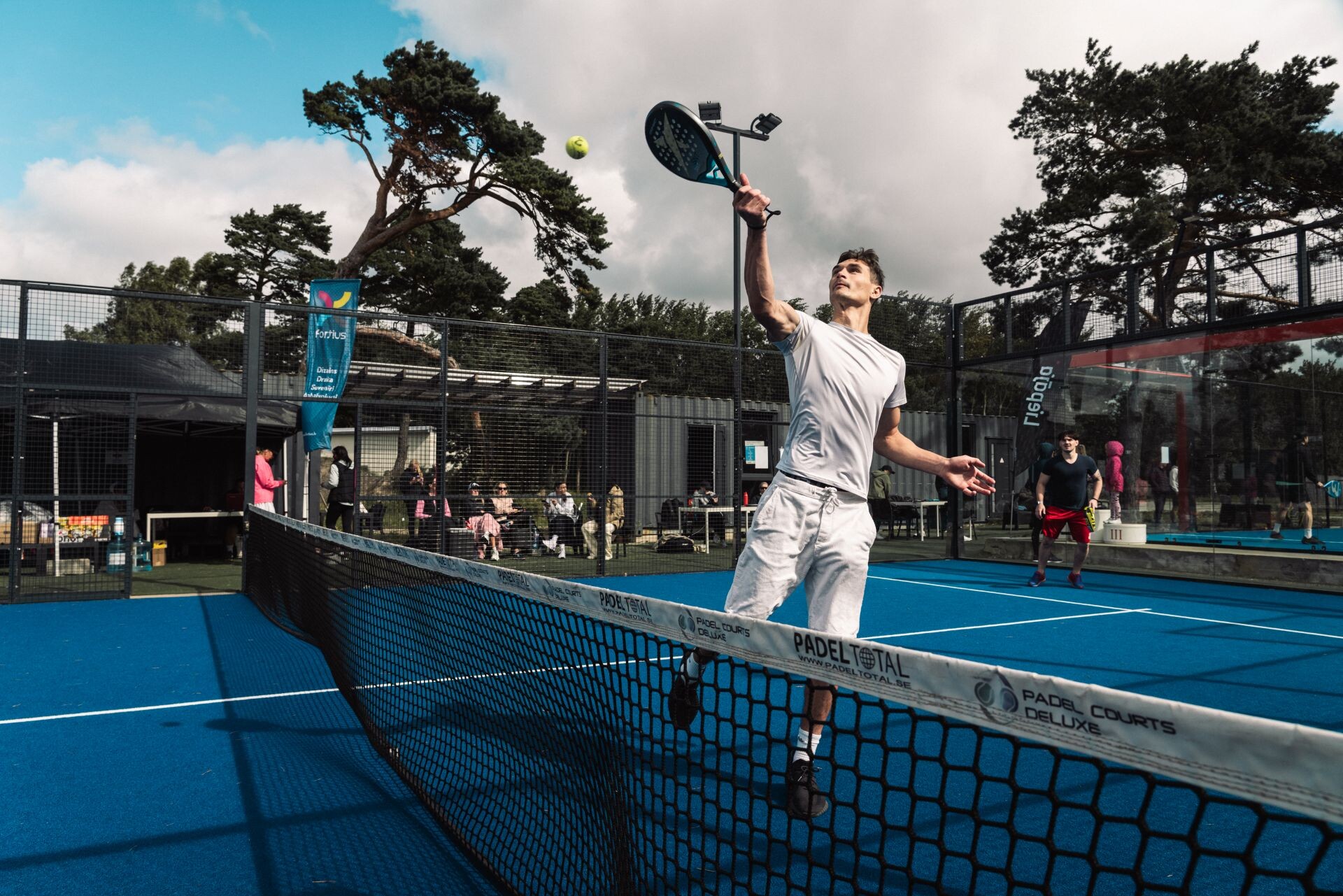 Foto: Veiksmīgi aizvadītas pirmās Liepājas meistarsacīkstes padel tenisā