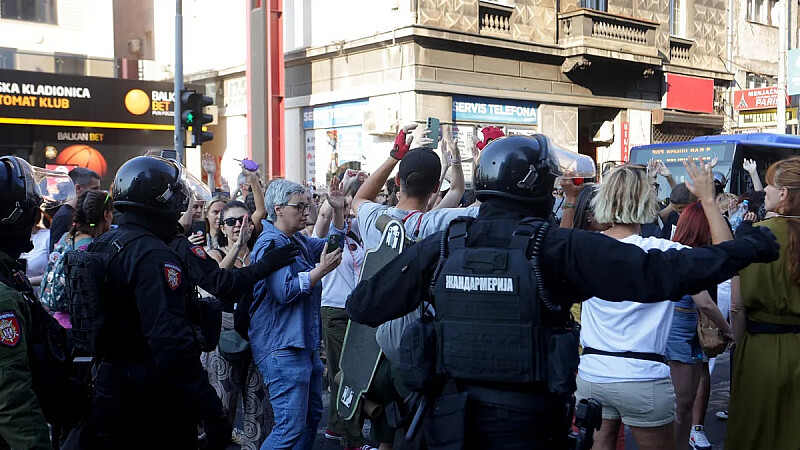 Serbijas protestos notikušas jaunas sadursmes