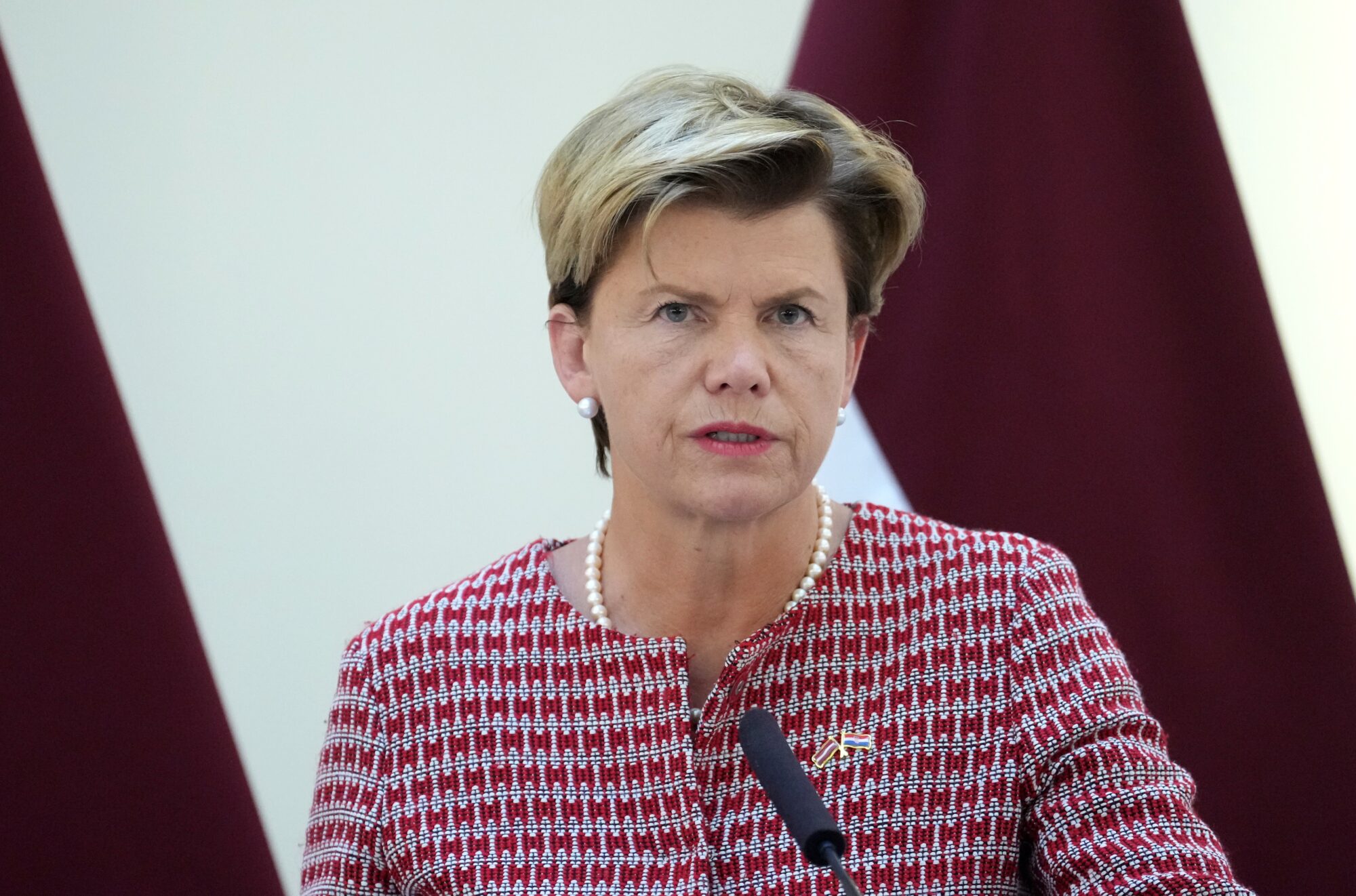 Latvijas ārlietu ministre: No ieslodzījuma Baltkrievijā atbrīvotie Latvijas pilsoņi ir drošībā un ceļā uz mājām