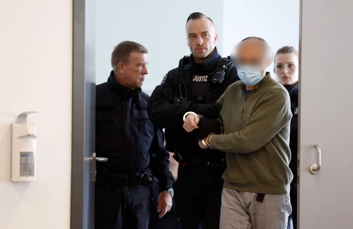 Vācijā AfD deputāta bijušo palīgu notiesā par spiegošanu