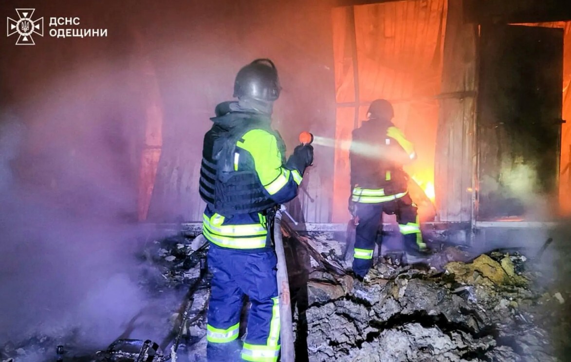 Krievi uz Ukrainu raidījuši trīs raķetes un 115 lidrobotus