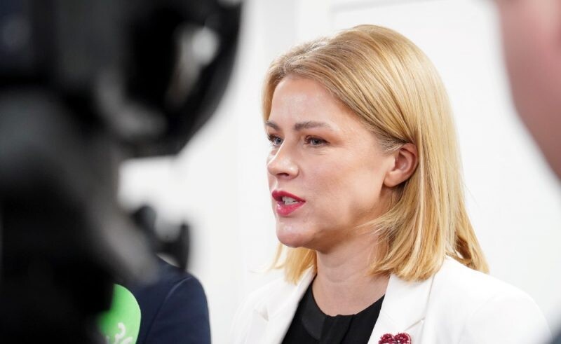 Siliņa ar Mercu pārrunājusi spertos soļus Ukrainas atbalstam