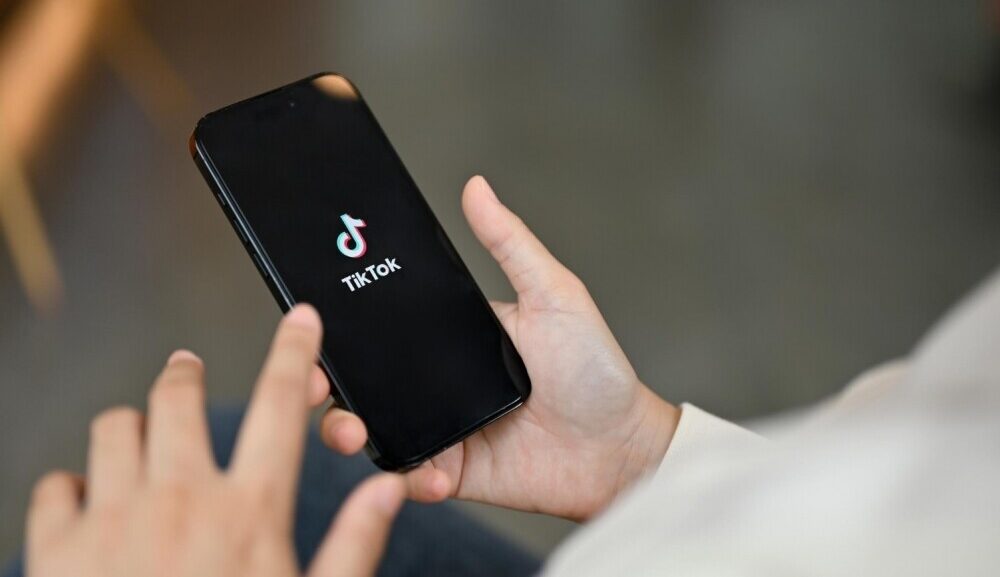 Par mantas bojāšanu apcietināts “Tiktok” satura veidotājs