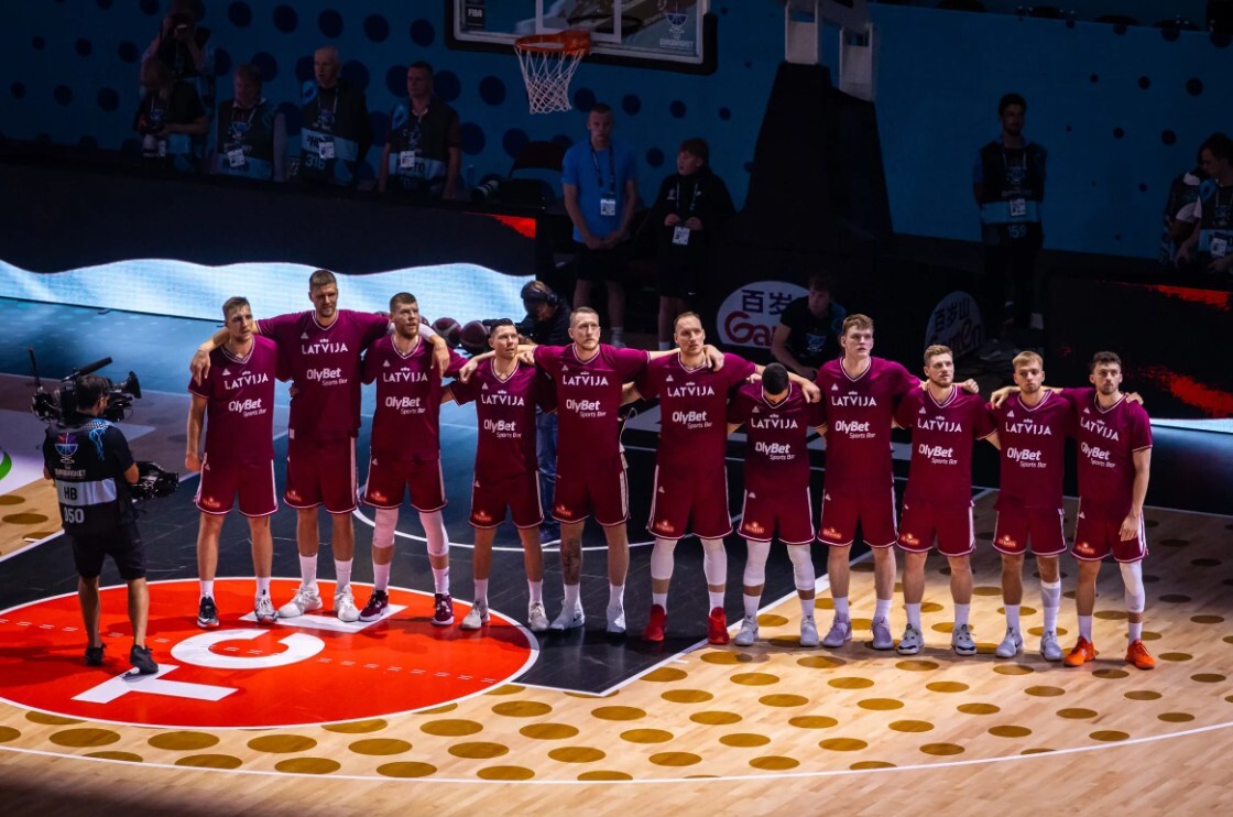 Latvijas basketbolisti noslēgs grupu turnīru un noskaidros pretinieci astotdaļfinālā