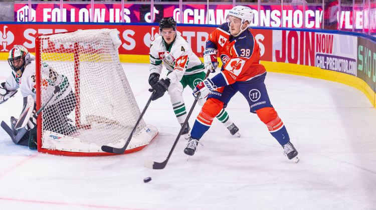 Video: Balcers gūst vārtus un rezultatīvi piespēlē uzvarētā IIHF Čempionu līgas spēlē