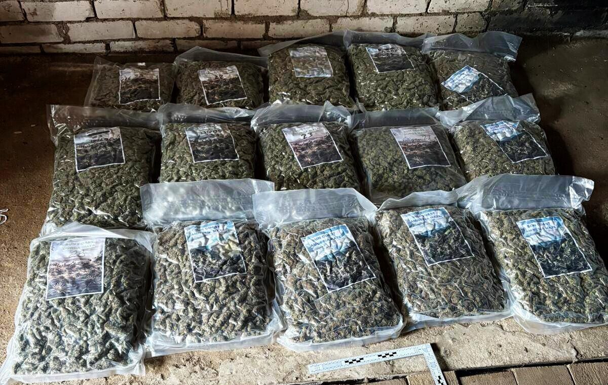 Policija Daugavpilī diviem vīriešiem atsavina 36 kilogramus marihuānas