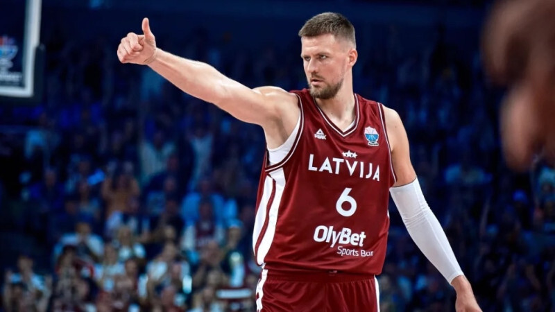 Līdzjutēju balsojumā par gada basketbolistiem lielāko atbalstu gūst Porziņģis un Laksa