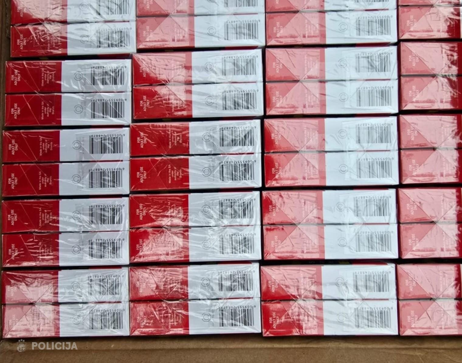 Foto: Policija Rīgā atsavinājusi vairāk nekā miljonu Somijai paredzētu nelegālo cigarešu