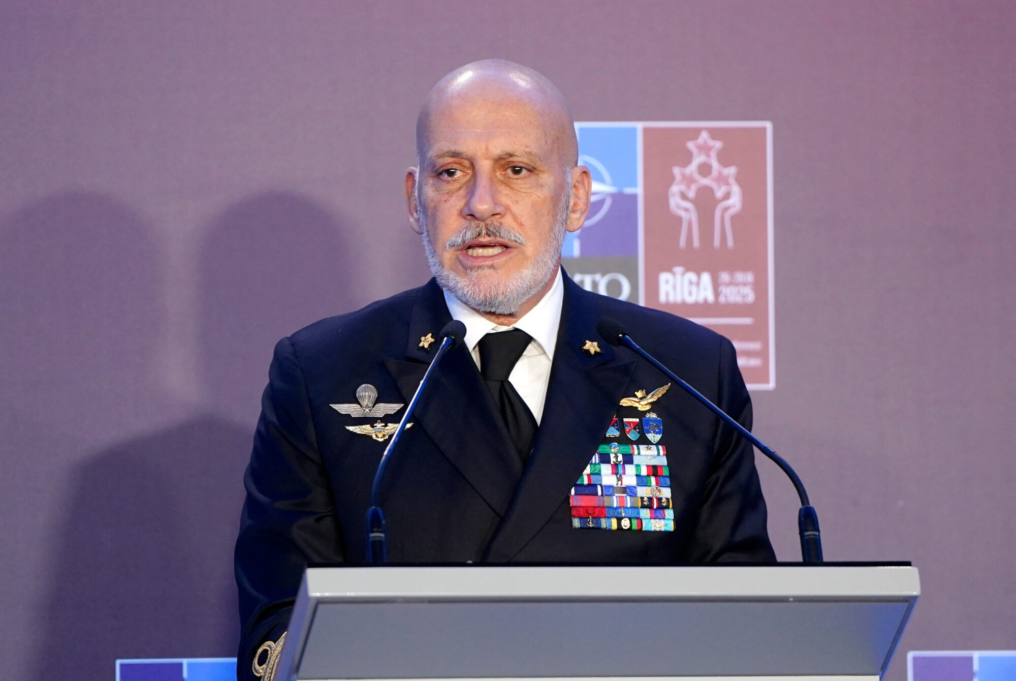 NATO Militārās komitejas priekšsēdētājs: Alianses klātbūtne Baltijā ir skaidrs solidaritātes signāls