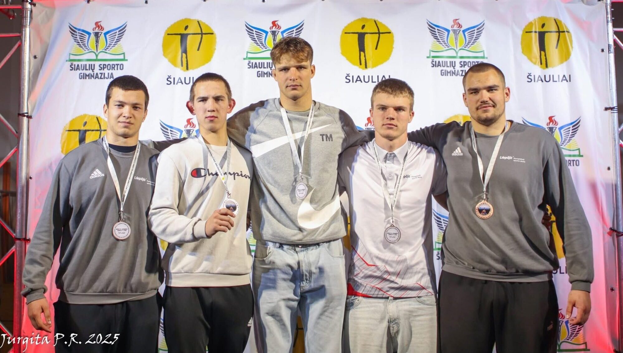 Liepājas cīņas sportistiem medaļas sacensībās Lietuvā