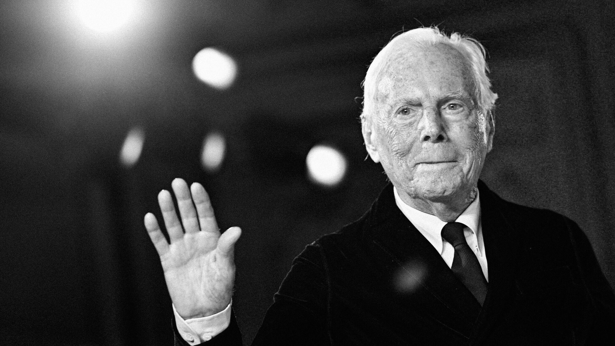 91 gada vecumā mūžībā devies Džordžo Armāni