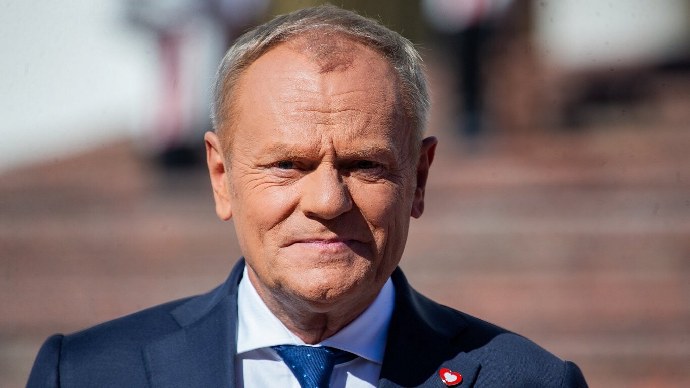 Donalds Tusks: Polija notrieks lidojošus objektus, kas pārkāpj tās gaisa telpu