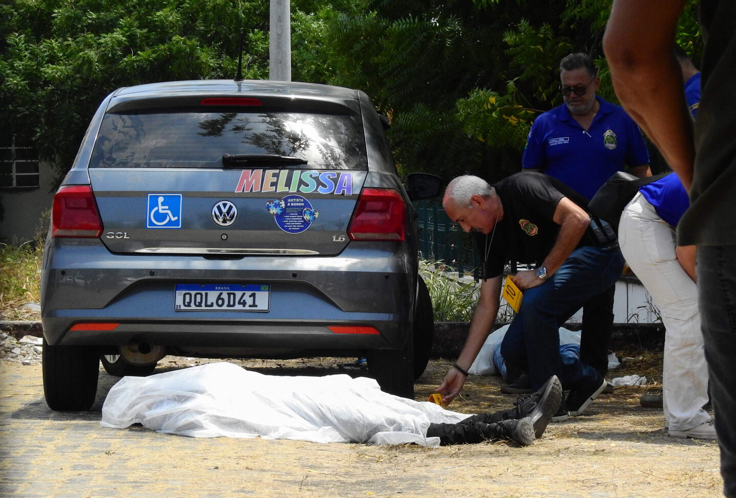 Brazīlijā skolas autostāvvietā nošauti divi pusaudži
