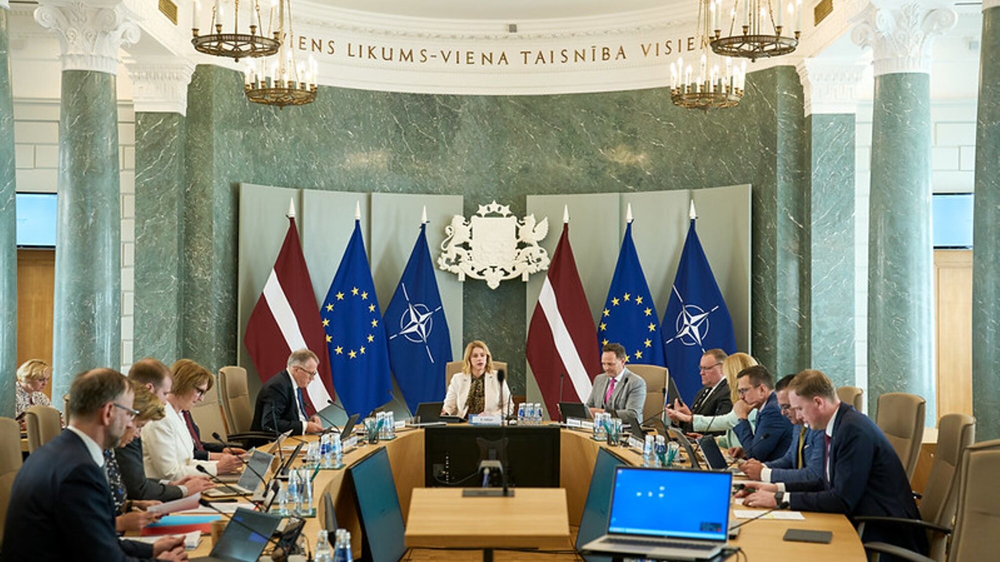 Koalīcijas partneri ZZS un JV apmainās pārmetumiem par valsts izdevumu pārskatīšanas sekmēm