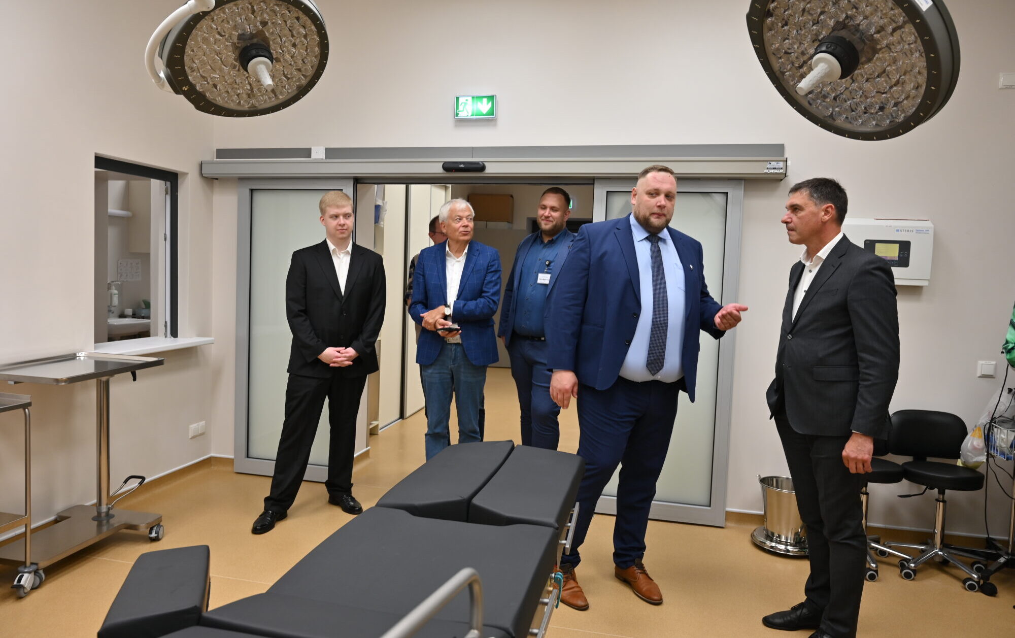 Foto: Rindas uz izmeklējumiem. Medicīna visiem vai tikai turīgākajiem?