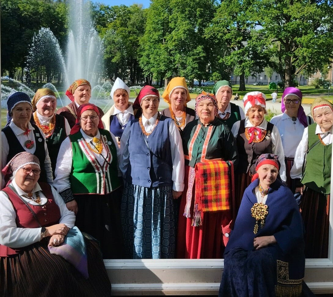 25 gadi ar tautasdziesmu: folkloras kopa “Vēlava” aicina uz jubilejas koncertu