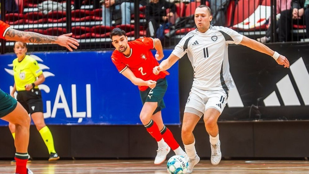Latvijas telpu futbola izlase pārbaudes spēlē vēlreiz zaudē Eiropas čempionei Portugālei
