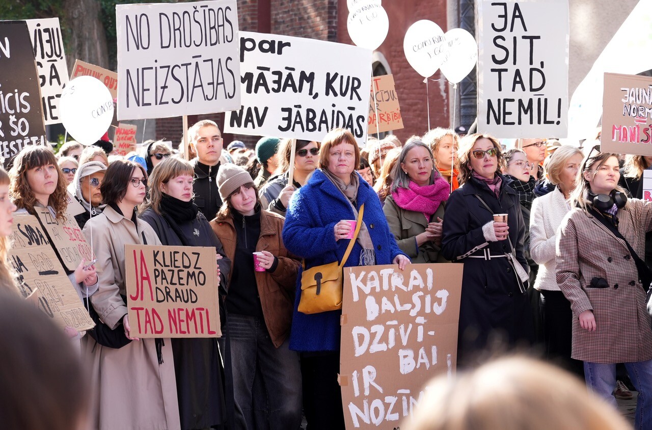Nedēļas politikas apskats: Elle atkal vaļā rauta