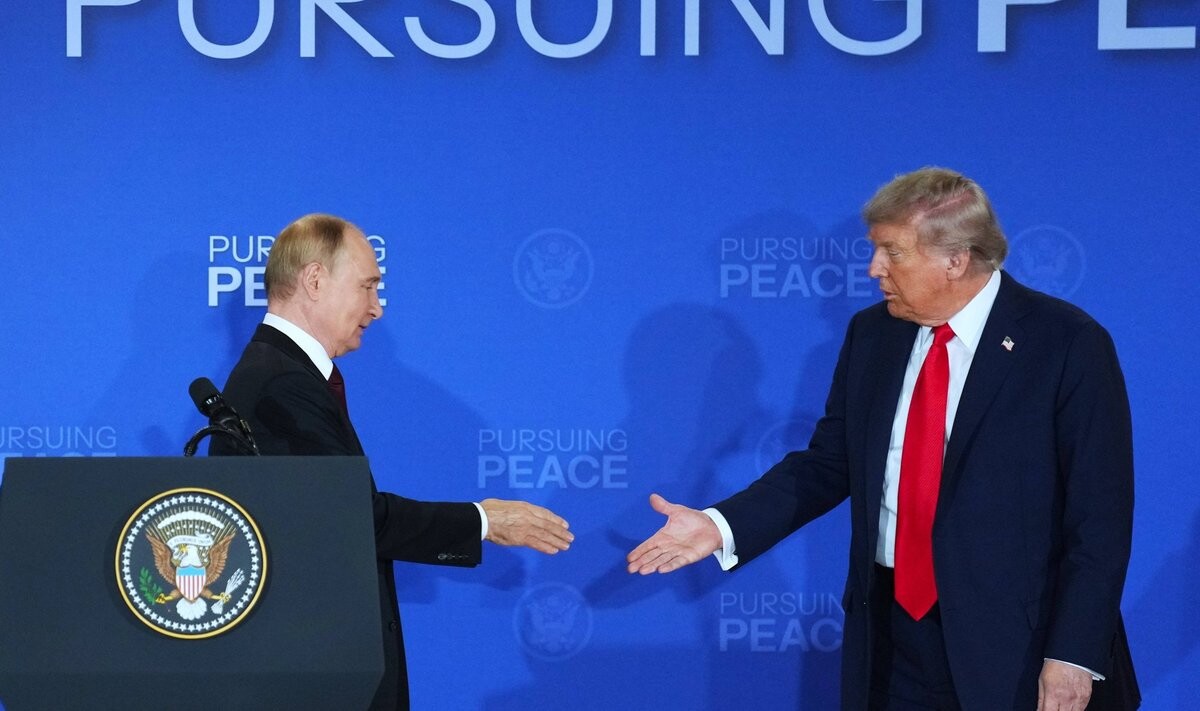 Tramps nevēlas izniekotu tikšanos ar Putinu