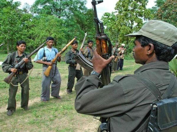 Indijā divu dienu laikā padevušies vairāk nekā 250 maoistu nemiernieki