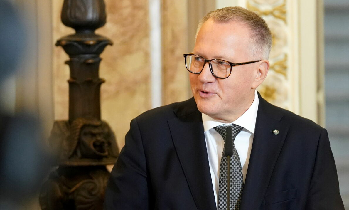 Finanšu ministram pašlaik nav bažu, ka parlamentā nākamā gada budžeta varētu nepieņemt
