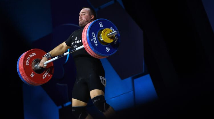 Plēsnieks pasaules čempionātā svarcelšanā ieņem 16. vietu