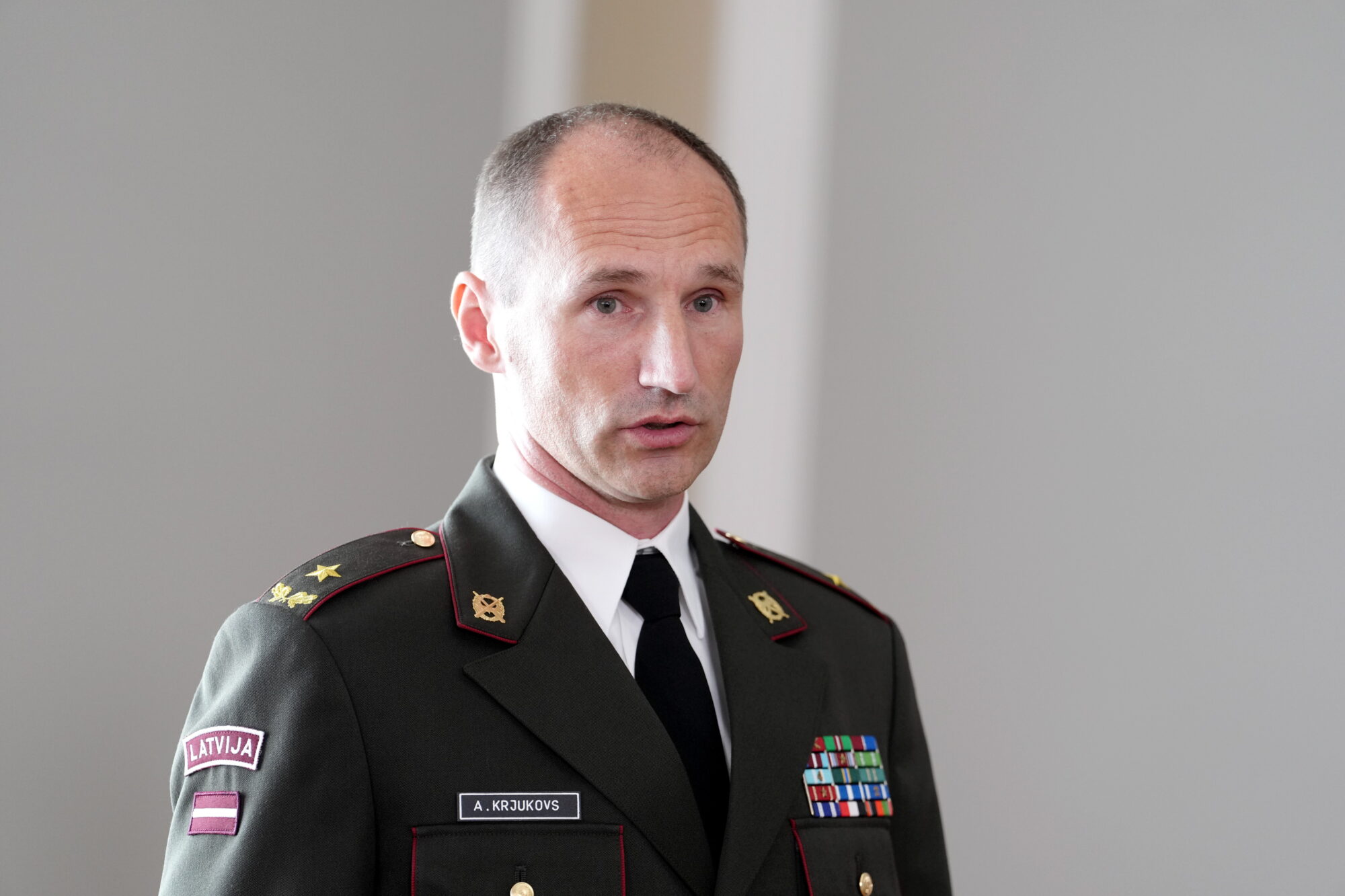 Deputāti tiksies ar Zemessardzes komandieri
