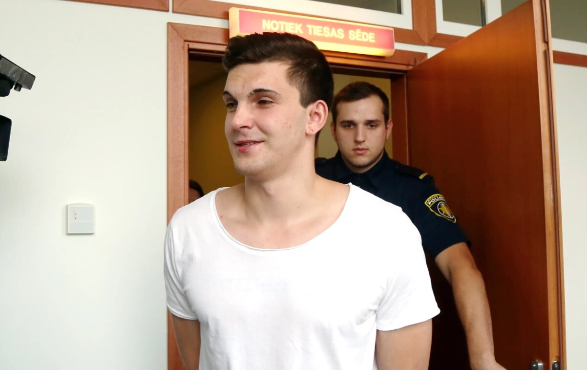 Par naidīgiem komentāriem pret ķīniešiem apsūdzētajam piespriež jau izciestu cietumsodu