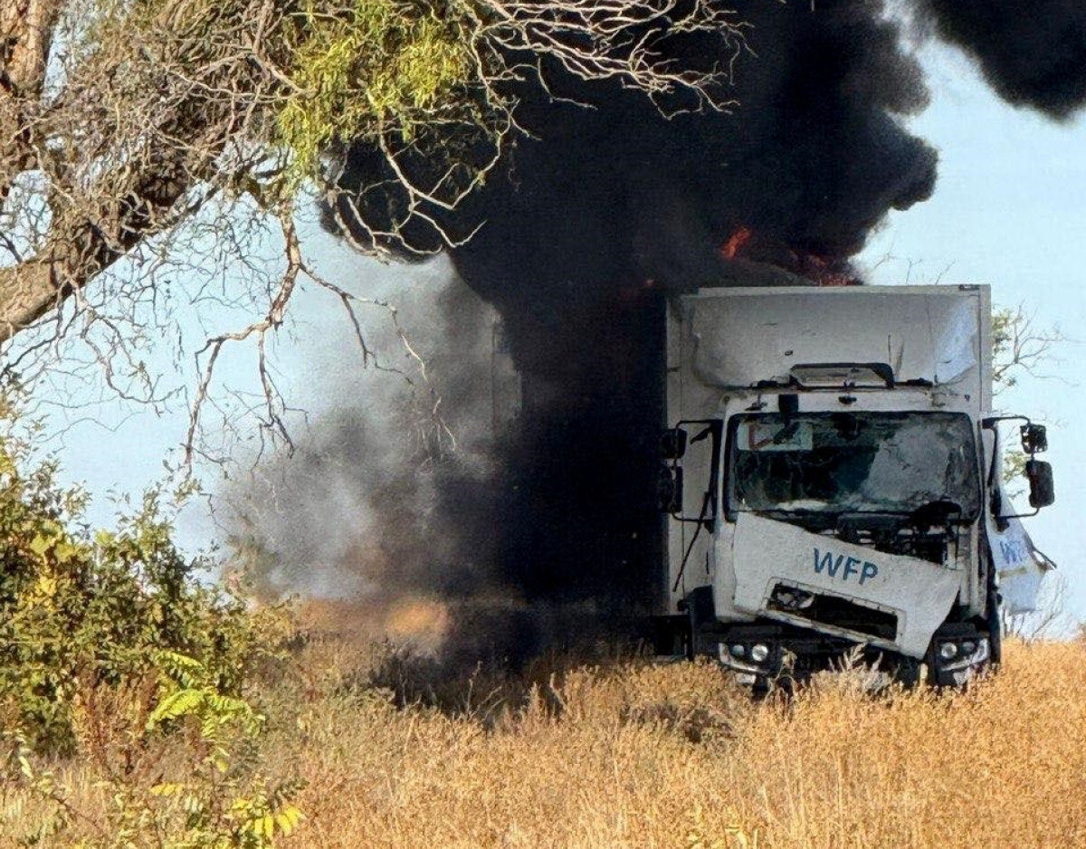 Krievi Hersonas apgabalā uzbrukuši ANO palīdzības autokolonnai