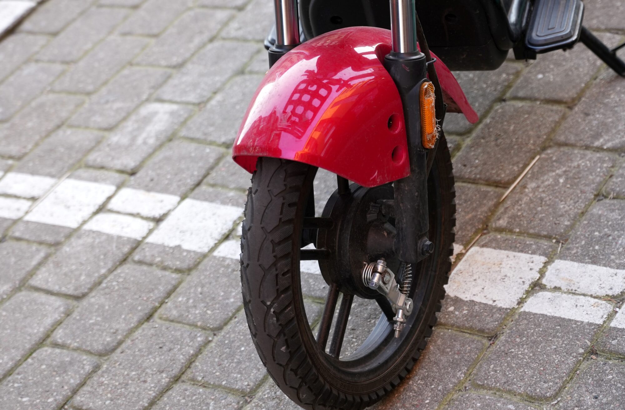 Mikromobilitātes rīkiem no aprīļa stāsies spēkā stingrākas prasības