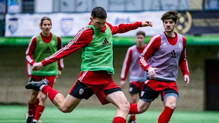Latvijas U-21 futbola izlase EČ kvalifikācijas spēlē cīnās neizšķirti