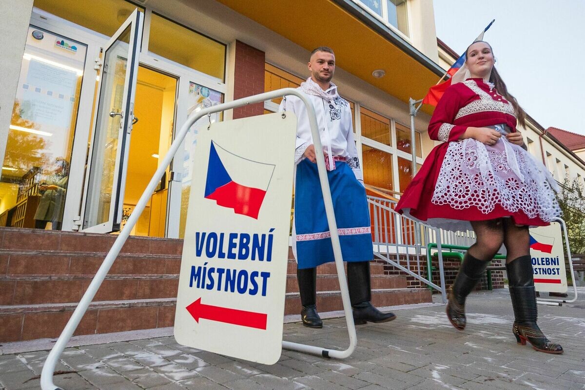 Čehijā turpinās balsošana parlamenta vēlēšanās