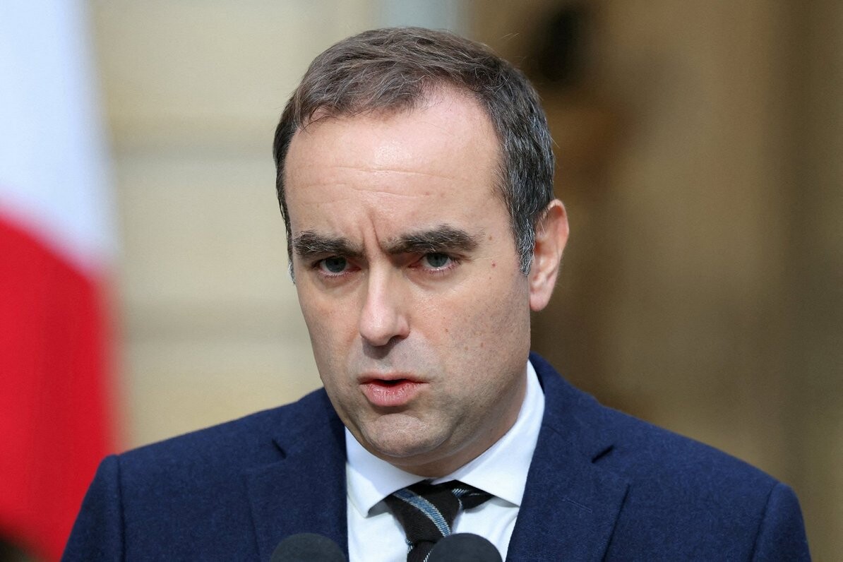 Avoti: Lekornī virzīs budžeta projektu cauri parlamentam bez balsojuma