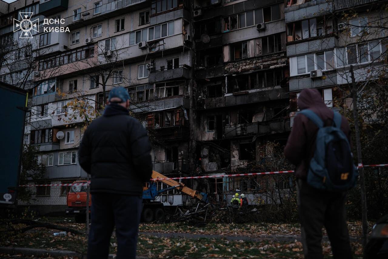 Krievijas dronu triecienos Kijivā nogalināti trīs cilvēki