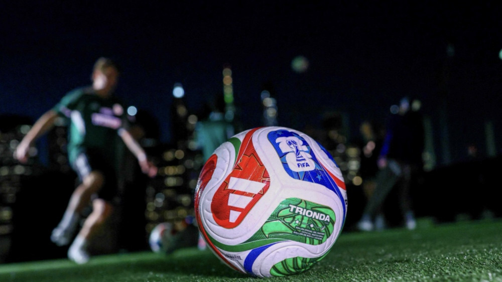 FIFA un “Adidas” prezentē 2026. gada Pasaules kausa bumbu
