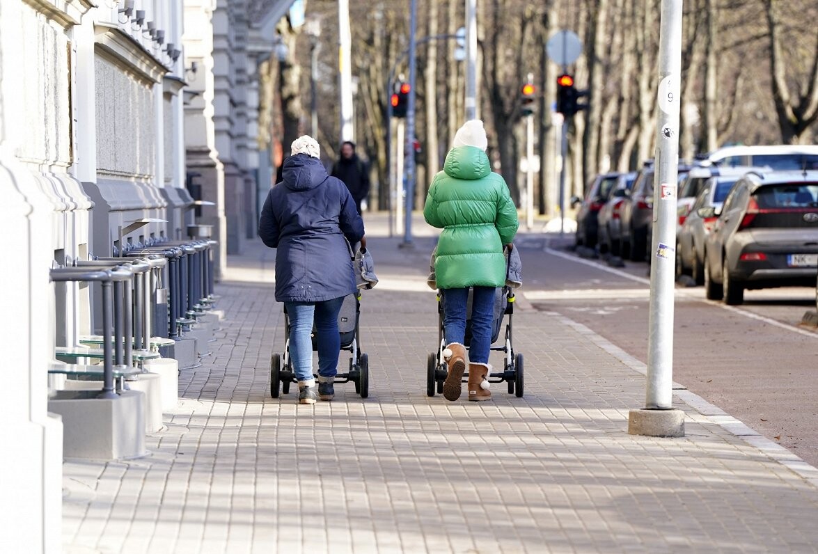 Pieņem izmaiņas nevienlīdzības novēršanai vecāku pabalsta aprēķinā par priekšlaikus dzimušiem bērniem