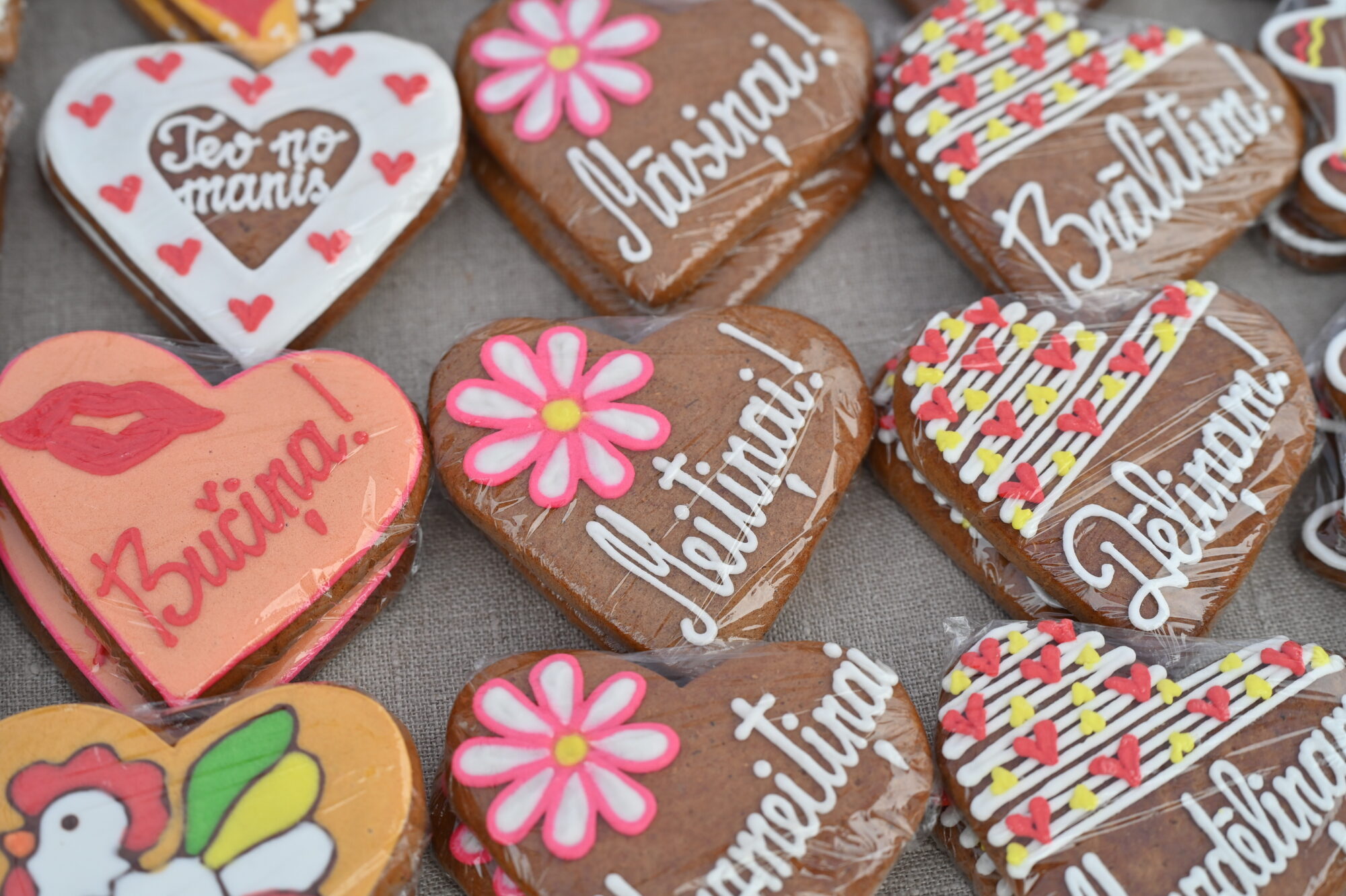 Receptes: Tradicionālā piparkūku mīkla mājās – garšvielas, padomi un glazūra
