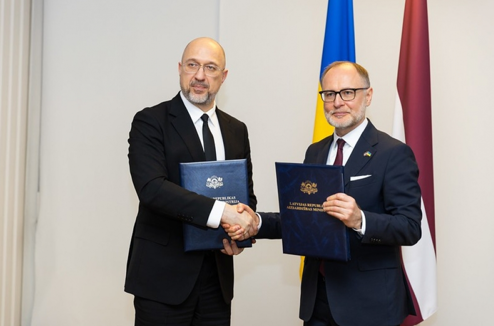 Latvijas un Ukrainas aizsardzības ministri paraksta saprašanās memorandu aizsardzības jomā
