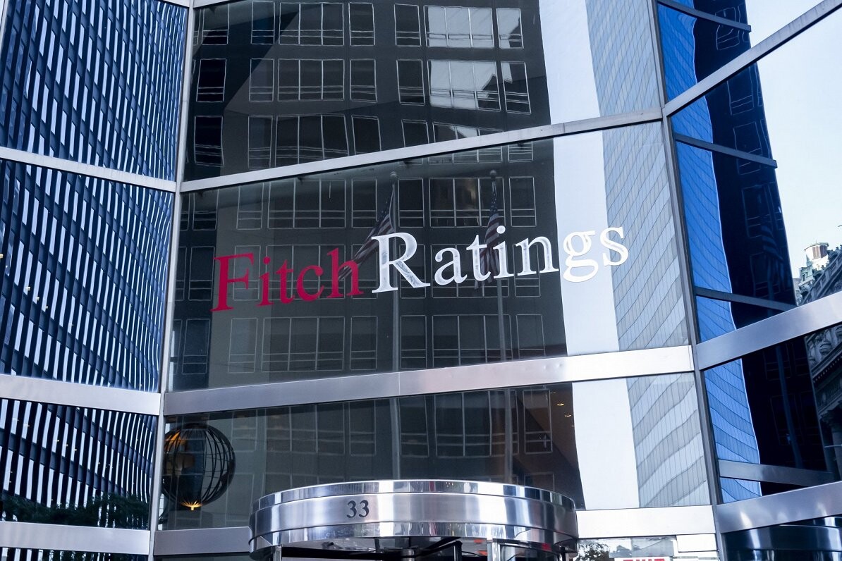 “Fitch” apstiprinājusi Latvijas kredītreitingu “A-” līmenī