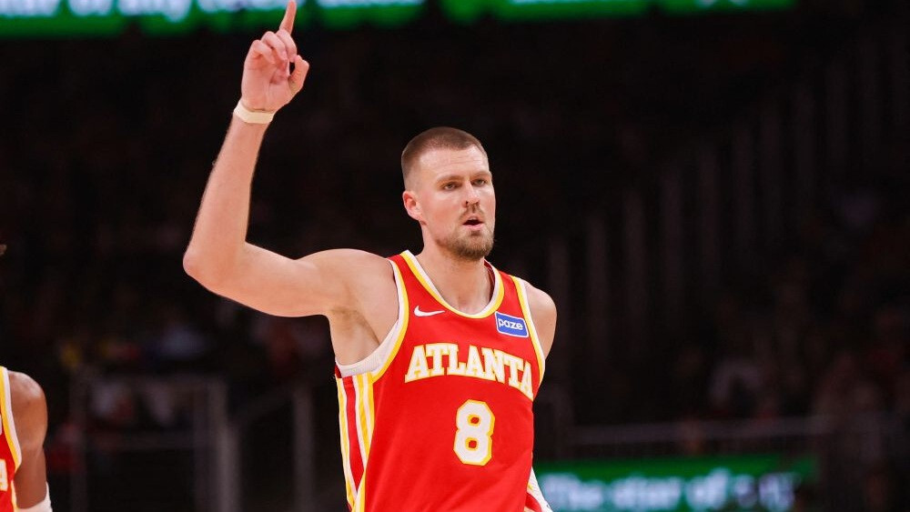 Porziņģim un “Hawks” spēle NBA jaunākajā arēnā